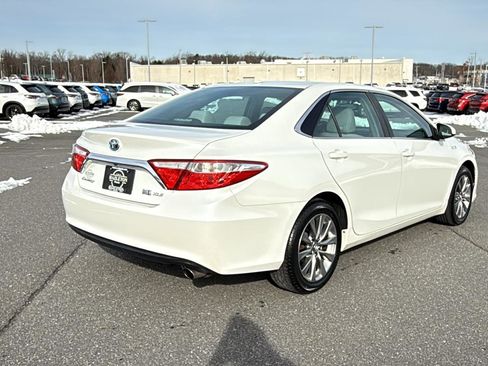 Used 2016 Toyota Camry XLE image 6