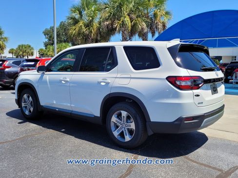 New 2025 Honda Pilot EX-L image 3