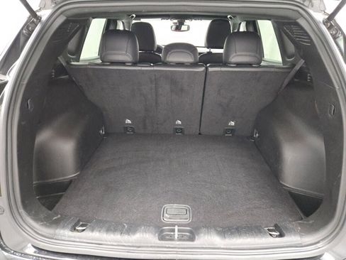 Used 2024 Jeep Compass Trailhawk image 18