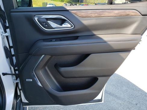 Used 2022 Chevrolet Tahoe LT w/ Luxury Package image 15