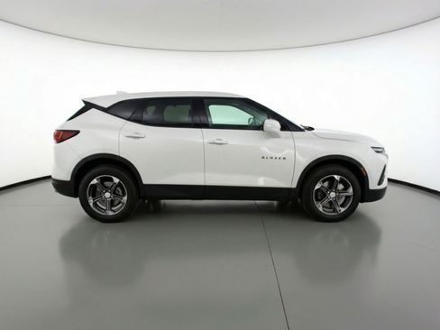 Used 2025 Chevrolet Blazer LT image 11