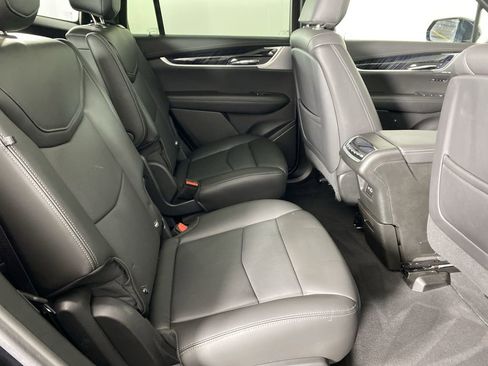 Used 2025 Cadillac XT6 Premium Luxury image 28