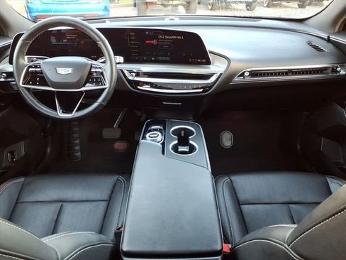 Certified 2024 Cadillac Lyriq Luxury image 18