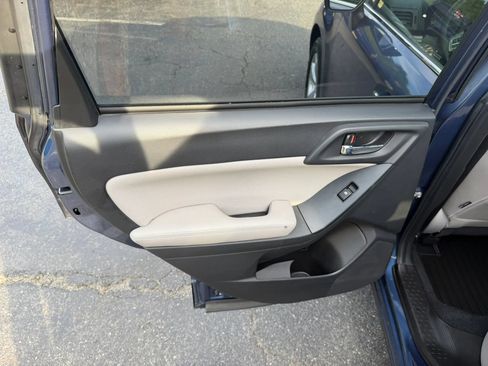 Used 2014 Subaru Forester 2.5i Limited AWD/4WD image 36