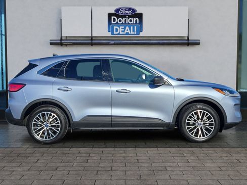 Certified 2022 Ford Escape SE w/ Convenience Package image 2