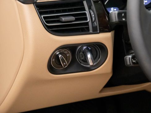 Certified 2026 Porsche Macan image 21