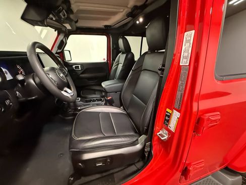 Used 2024 Jeep Wrangler Unlimited Sahara w/ Safety Group AWD/4WD image 12