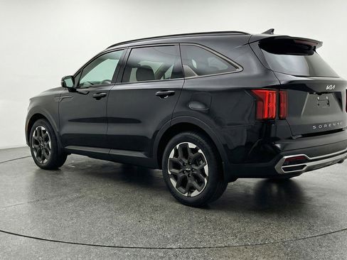 Used 2024 Kia Sorento S image 6