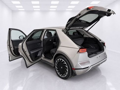 Used 2024 Hyundai Ioniq 5 Limited AWD/4WD image 10