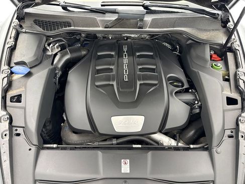Used 2014 Porsche Cayenne Diesel AWD/4WD image 28