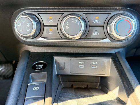 Used 2025 Nissan Kicks SV image 23