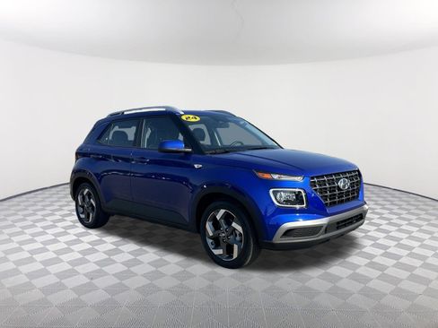 Used 2024 Hyundai Venue Limited FWD image 3