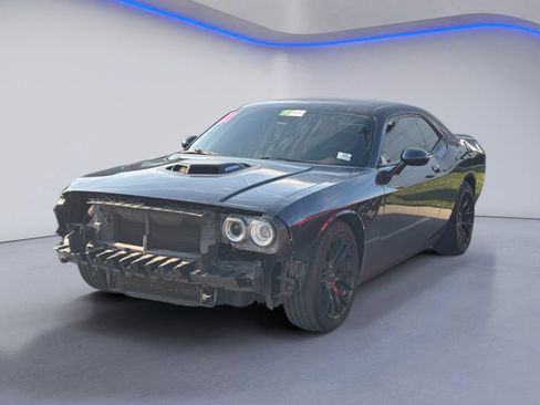 Used 2018 Dodge Challenger R/T RWD image 2