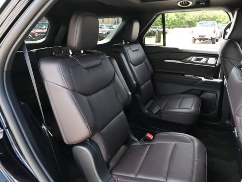 New 2026 Ford Explorer Platinum RWD image 21