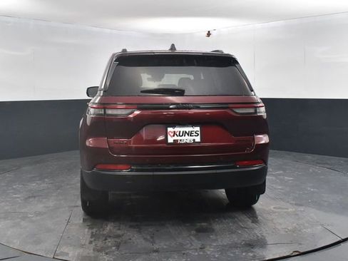 New 2025 Jeep Grand Cherokee Limited w/ Black Appearance Package AWD/4WD image 8