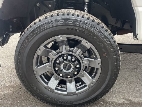 Used 2023 Ford F250 Lariat w/ Sport Appearance Package image 10