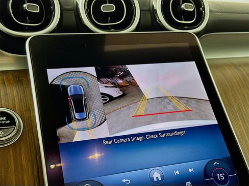 Used 2023 Mercedes-Benz GLC 300 4MATIC image 11