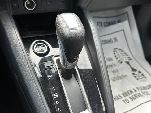 Used 2024 Nissan Versa SR FWD image 27