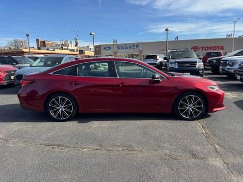 Used 2019 Toyota Avalon Touring w/ Advanced Safety Package image 2