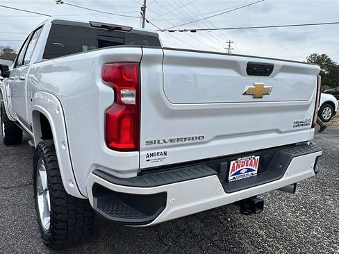 Used 2022 Chevrolet Silverado 2500 High Country w/ Z71 Off-Road Package image 7