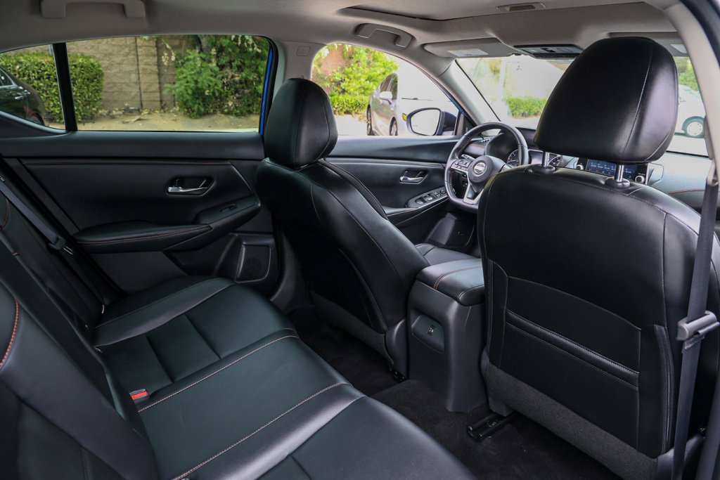Used 2023 Nissan Sentra SR w/ SR Premium Package FWD image 17