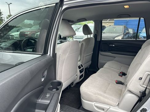 Used 2019 Honda Pilot LX image 10