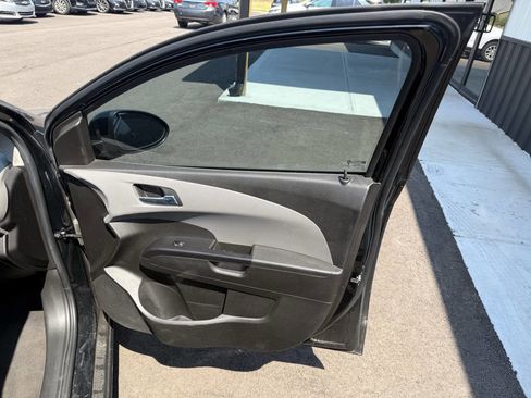 Used 2018 Chevrolet Sonic LT image 13