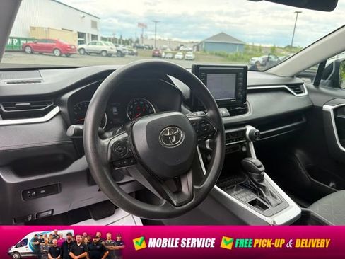 Used 2021 Toyota RAV4 XLE AWD/4WD image 21