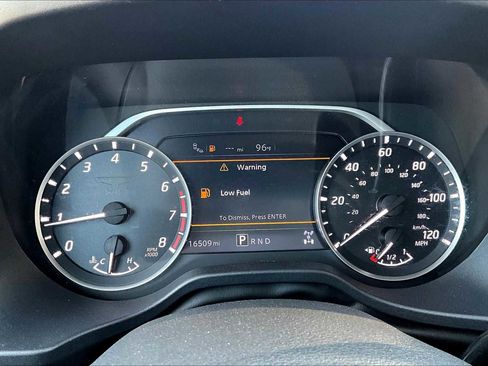 Used 2024 Nissan Titan SV w/ Accessory Utility Package image 47