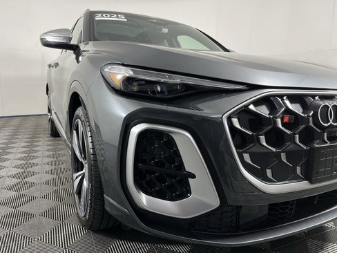 Used 2025 Audi SQ5 Premium Plus w/ Premium Plus Package image 3