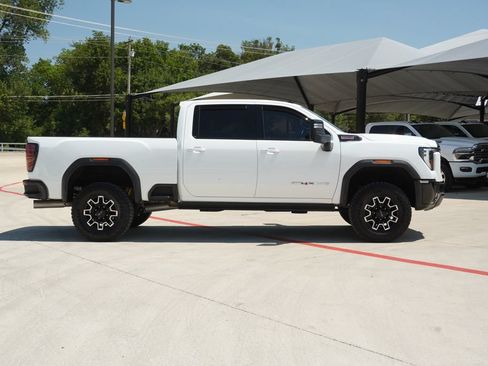 Used 2025 GMC Sierra 2500 AT4X AWD/4WD image 6