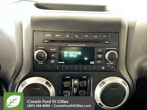 Used 2016 Jeep Wrangler Unlimited Rubicon w/ Connectivity Group image 20