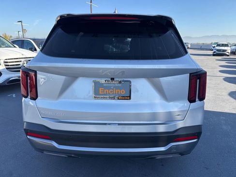 Used 2025 Kia Sorento EX image 6