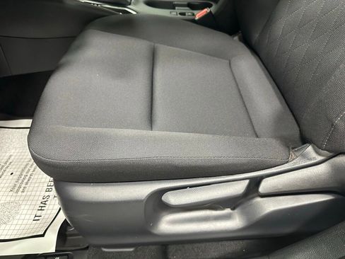 Used 2025 Toyota Corolla LE image 12