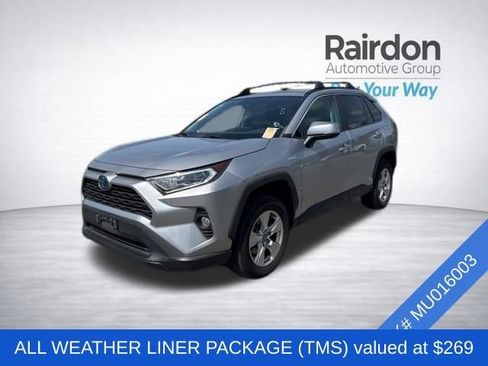 Used 2021 Toyota RAV4 XLE w/ XLE Grade Weather Package AWD/4WD image 3