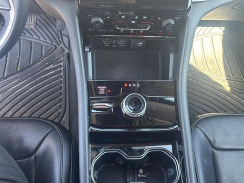 Used 2023 Jeep Grand Cherokee Limited w/ Luxury Tech Group II AWD/4WD image 10