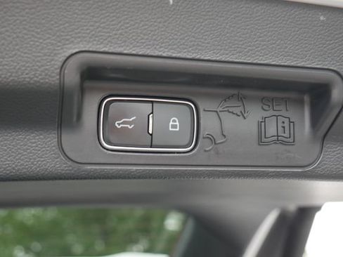 Used 2023 Ford Explorer XLT w/ Equipment Group 202A AWD/4WD image 11