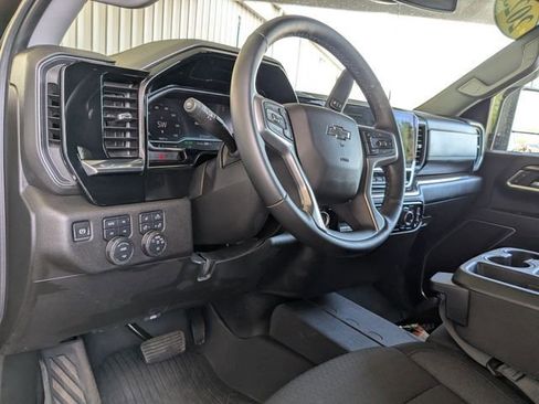 Used 2025 Chevrolet Silverado 2500 LT w/ Trail Boss Package image 2