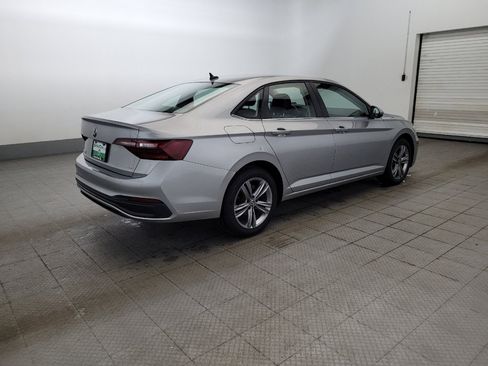 Used 2024 Volkswagen Jetta SE FWD image 10