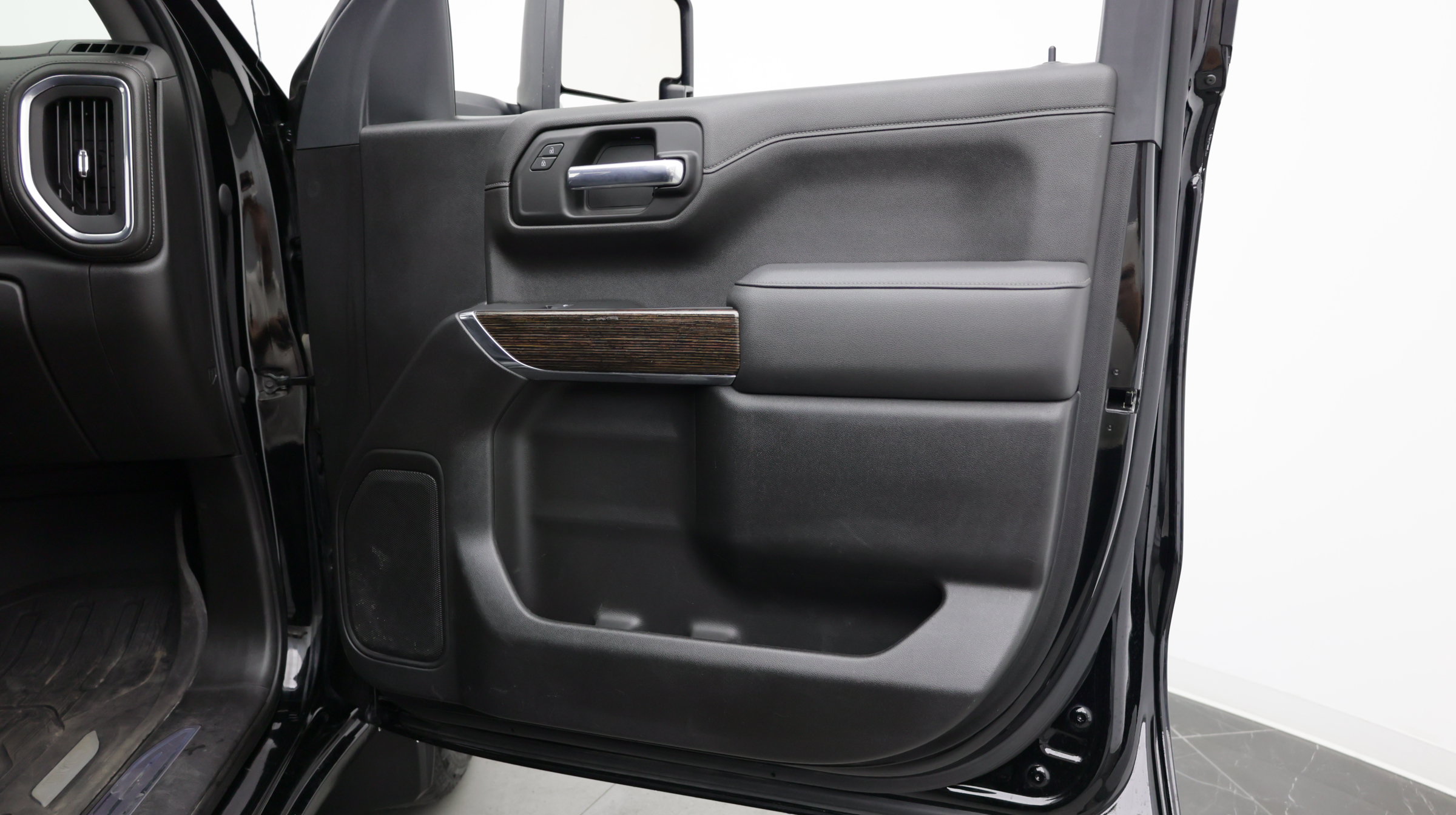 Used 2022 GMC Sierra 1500 Elevation w/ X31 Off-Road Package AWD/4WD image 39