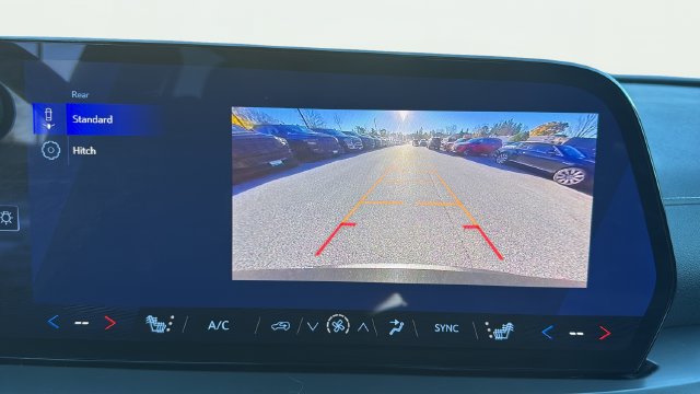 Used 2025 Chevrolet Traverse LT w/ LPO, Floor Liner Package AWD/4WD image 14
