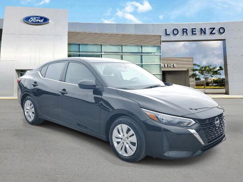 Used 2024 Nissan Sentra S image 3