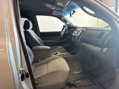 Used 2005 Toyota Tacoma PreRunner image 85