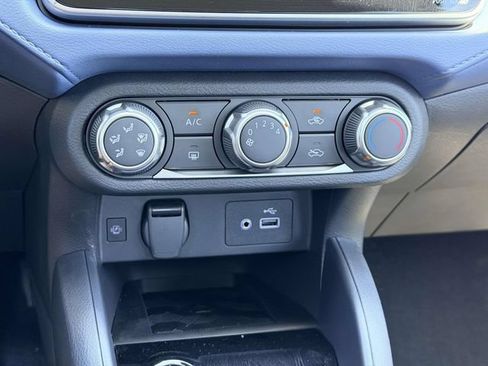 New 2025 Nissan Versa SV w/ Trunk Package FWD image 21