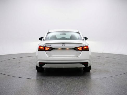 Used 2025 Nissan Altima 2.5 SV FWD image 7