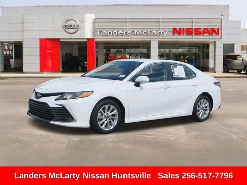 Used 2024 Toyota Camry LE w/ Convenience Package FWD image 9
