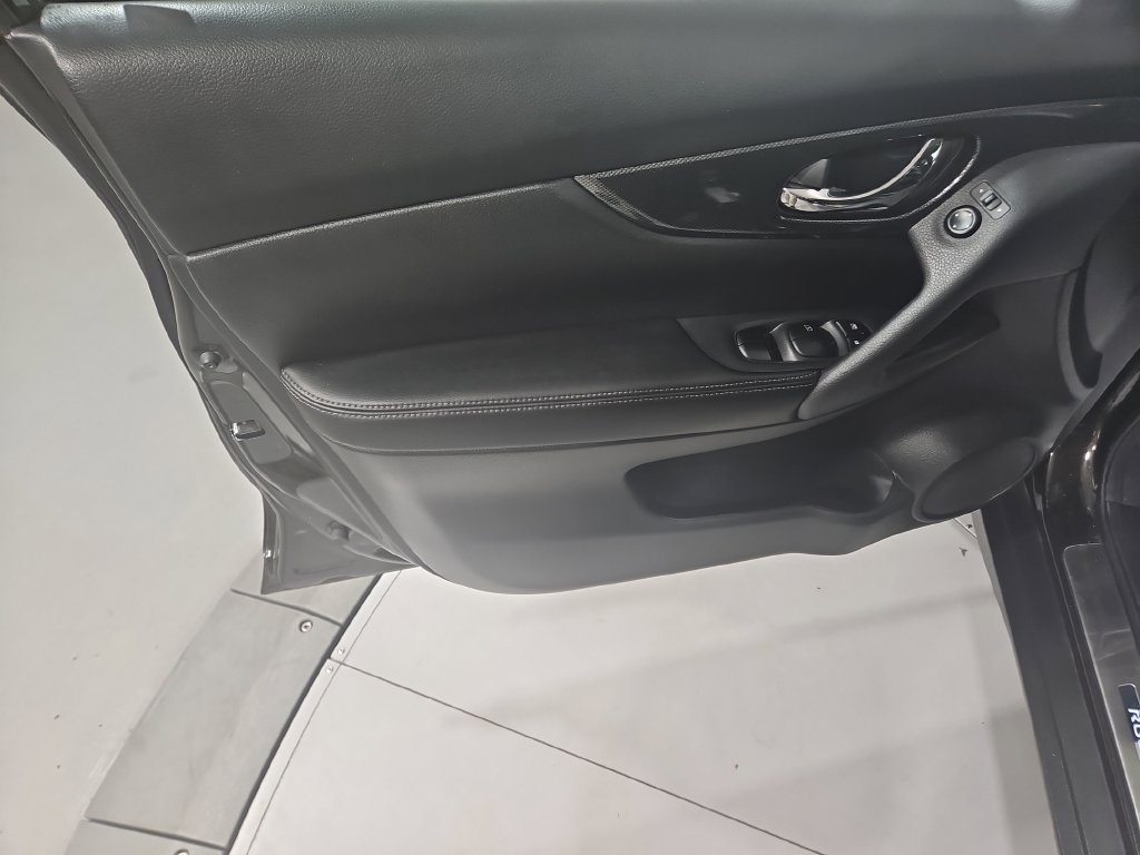 Used 2016 Nissan Rogue SL w/ SL Premium Package AWD/4WD image 11