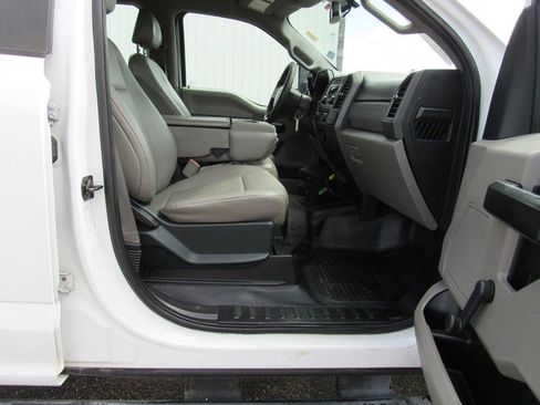 Used 2017 Ford F550 2WD Crew Cab Super Duty image 13