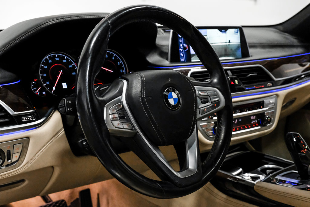 Used 2016 BMW 750i xDrive AWD/4WD image 22