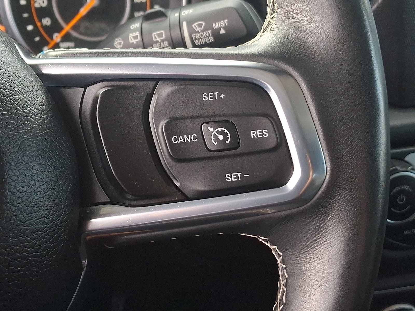 Used 2018 Jeep Wrangler Unlimited Sahara w/ Dual Top Group AWD/4WD image 22